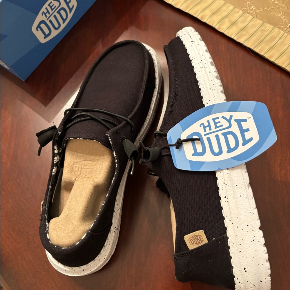 Hey Dude’s women’s sz 10 New in Box